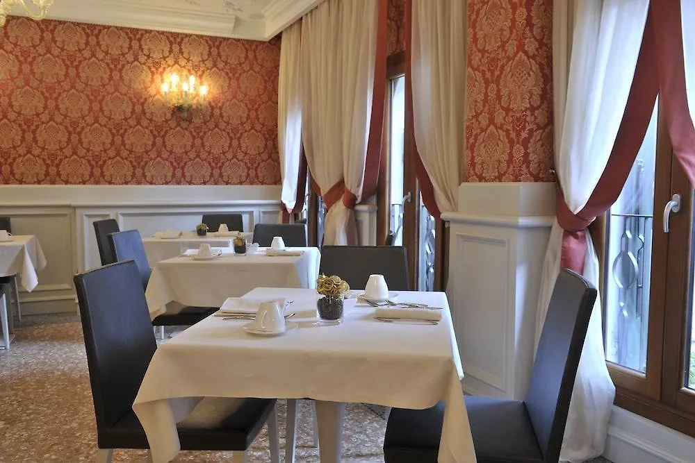 Hotel Al Theatro Palace Venedig