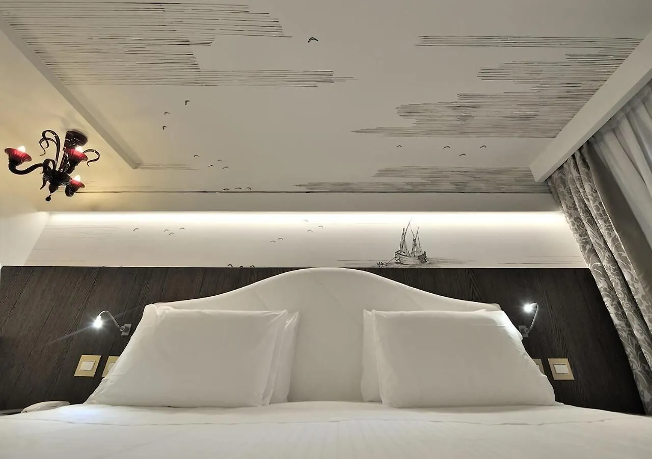 Al Theatro Palace Venice Hotel