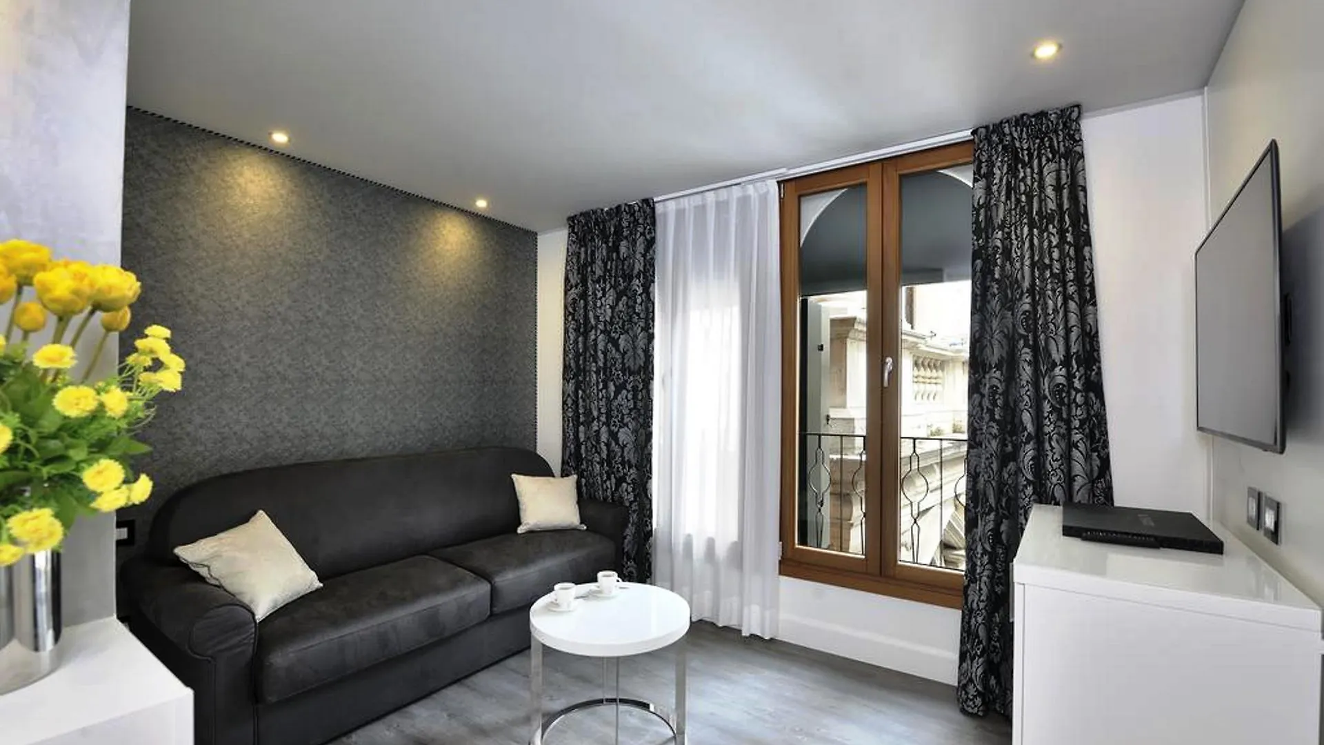 Al Theatro Palace Venice 4*,