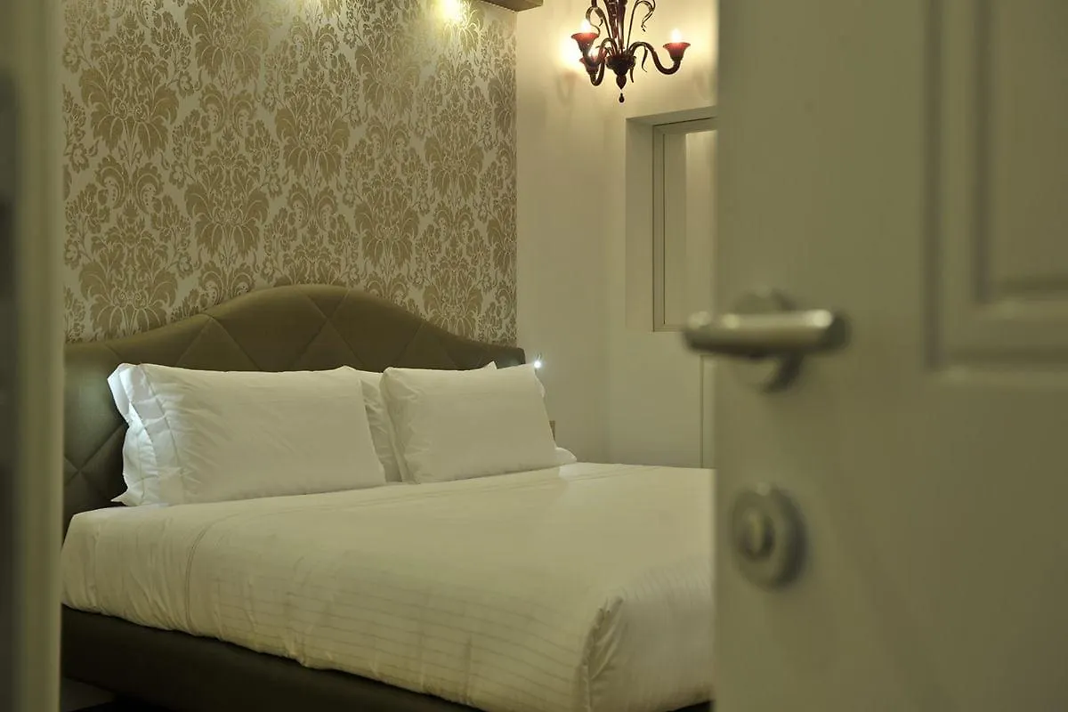 Al Theatro Palace Venecia Hotel