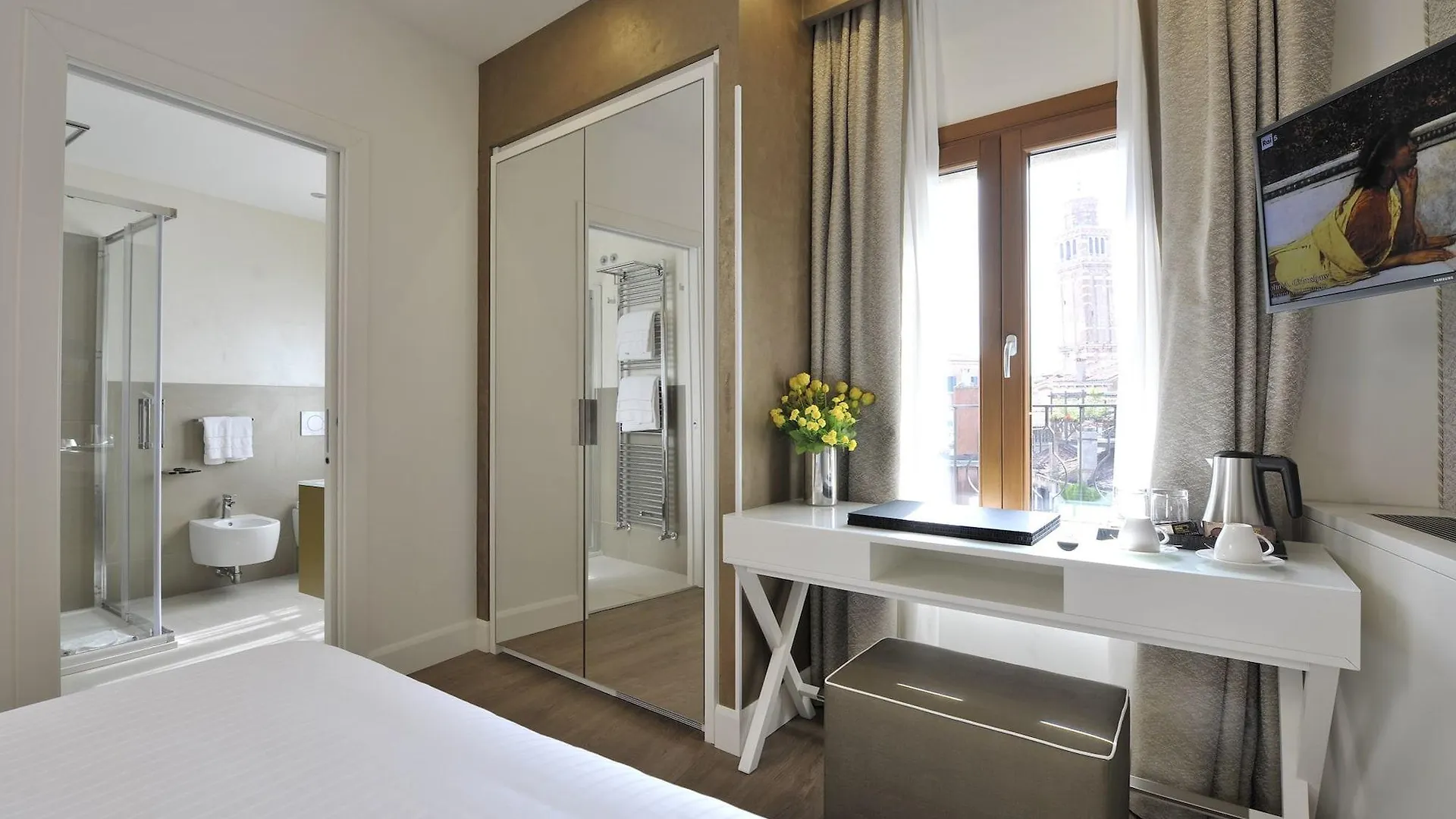 Al Theatro Palace Venecia Hotel